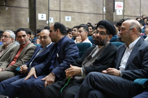 مراسم استقبال از دانشجویان جدید الورود به روایت تصویر
 7