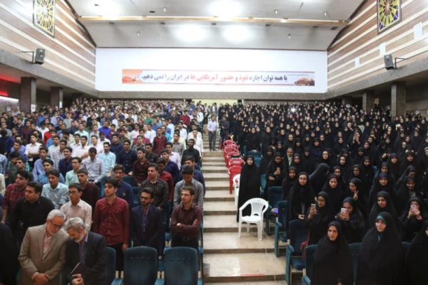 مراسم استقبال از دانشجویان جدید الورود به روایت تصویر
 13