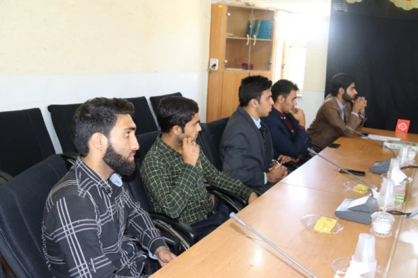 نشست صمیمی مسئولین دانشگاه فرهنگیان یزد با اعضای شورای صنفی رفاهی دانشجویان پردیس شهیدان پاک نژاد
 6