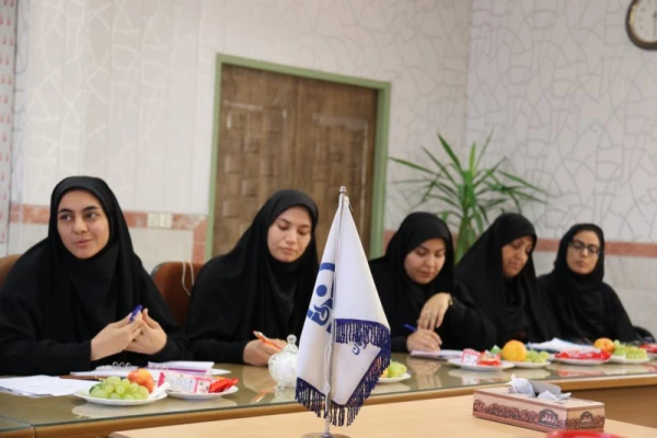 نشست صمیمانه مدیریت و مسئولین امور پردیس های استان یزد با دانشجویان شورای صنفی پردیس فاطمه الزهرا(س) 
 2