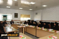 نشست صمیمانه مدیریت و مسئولین امور پردیس های استان یزد با دانشجویان شورای صنفی پردیس فاطمه الزهرا(س) 
 11