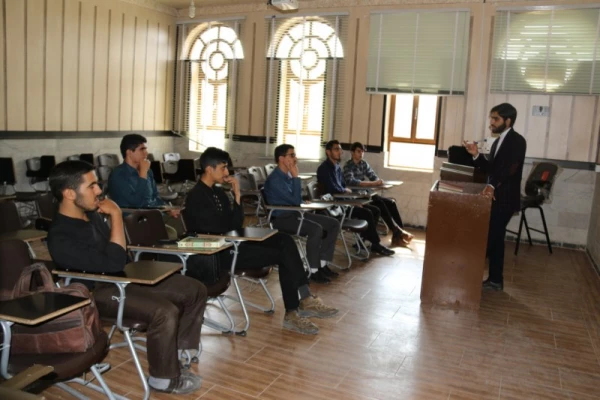 برگزاری اولین جلسه از سلسله کارگاه های فرهنگی _ مهارتی پردیس شهیدان پاک نژاد
 3