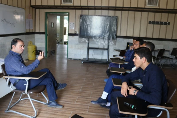 برگزاری اولین جلسه از سلسله کارگاه های فرهنگی _ مهارتی پردیس شهیدان پاک نژاد
 5