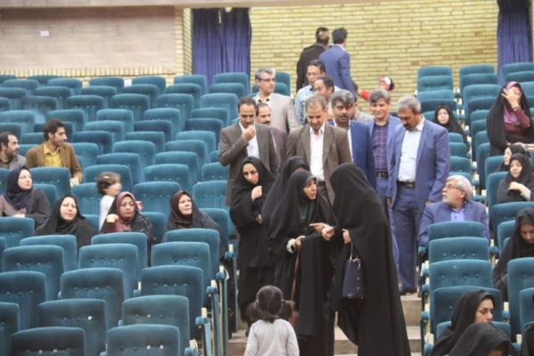 همایش مدیران و معاونین مدارس میزبان اساتید و معلمان راهنمای درس کارورزی
 5