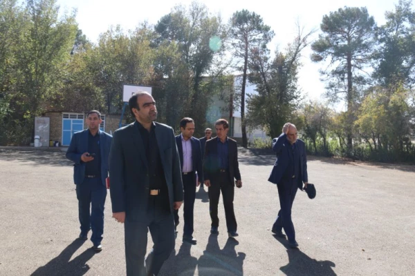 بازدید مسئولین حوزه معاونت سیاسی،امنیتی و اجتماعی استانداری از پردیس شهیدان پاک نژاد یزد
 5