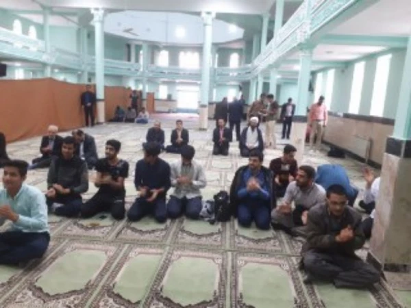 جشن میلاد حضرت رسول اکرم (ص) و امام جعفر صادق (ع) در دانشگاه فرهنگیان یزد برگزار شد.
 7