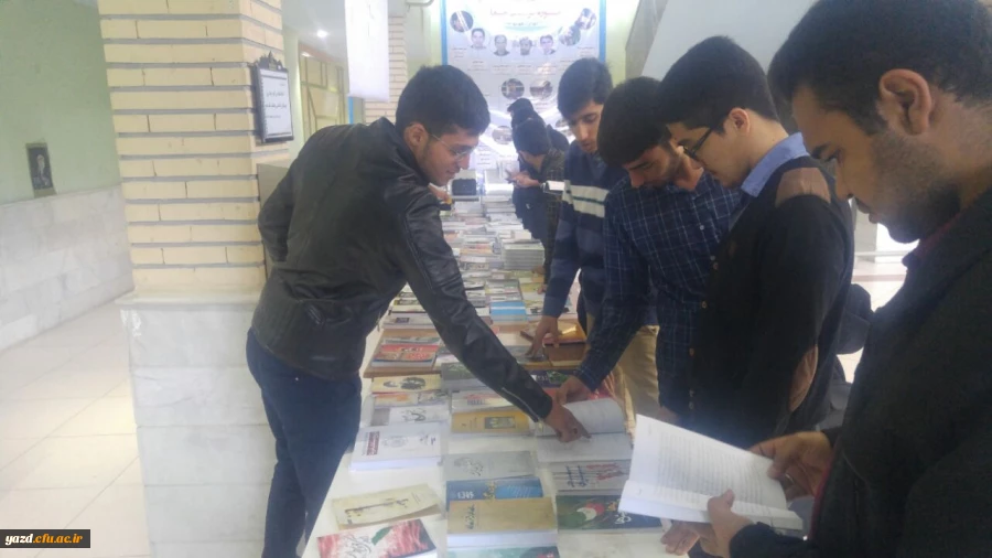 برپایی نمایشگاه کتاب, به مناسبت هفته وحدت در پردیس شهیدان پاکنژاد
 2