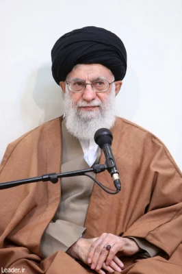 فرمانده معظم کل قوا در دیدار فرماندهان و مسئولان نیروی دریایی ارتش جمهوری اسلامی ایران:
کاری کنید دشمنان حتی جرأت تهدید ملت ایران را نداشته باشند