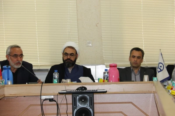 اولین جلسه هماهنگی کارکنان مدیریت استان و پردیس شهیدان پاک نژاد با مدیریت جدید امور پردیس های استان یزد
 8