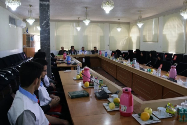 سی و نهمین جلسه شورای فرهنگی و اجتماعی دانشگاه فرهنگیان استان یزد با حضور مسئولین کشوری و استانی هلال احمر 
 9