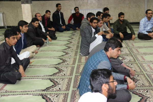 در پردیس شهیدان پاک نژاد یزد برگزار شد:

برگزاری جلسه پرسش و پاسخ با حضور مدیر استانی دانشگاه فرهنگیان یزد 
 4