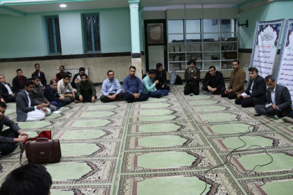 در پردیس شهیدان پاک نژاد یزد برگزار شد:

برگزاری جلسه پرسش و پاسخ با حضور مدیر استانی دانشگاه فرهنگیان یزد 
 6