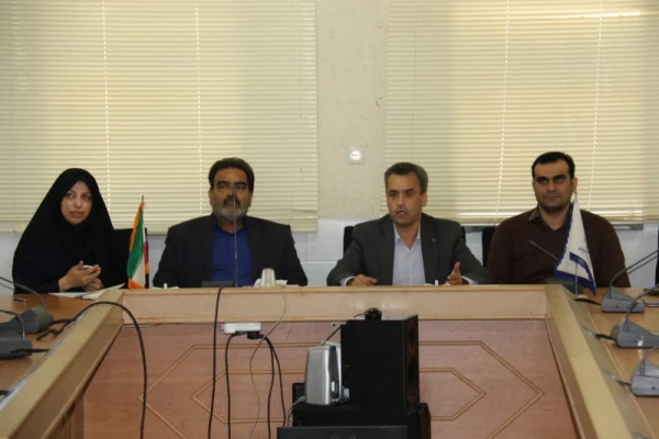 برگزاری جلسۀ پرسش و پاسخ نمایندگان کلاسی پردیس شهیدان پاک نژاد با مدیر پردیس های استان و مسئولین محترم آموزشی پردیس
 4