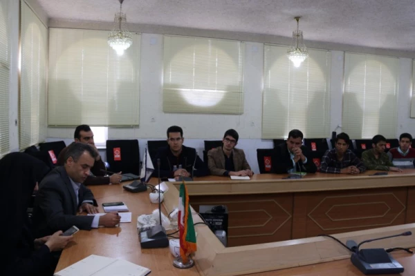 برگزاری جلسۀ پرسش و پاسخ نمایندگان کلاسی پردیس شهیدان پاک نژاد با مدیر پردیس های استان و مسئولین محترم آموزشی پردیس
 5