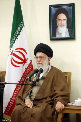رهبر معظم انقلاب اسلامی در دیدار دست اندرکاران کنگره شهدای استان خراسان جنوبی:
گسترش رویش های انقلاب موجب شکست دشمن در تهاجم به معنویات خواهد شد