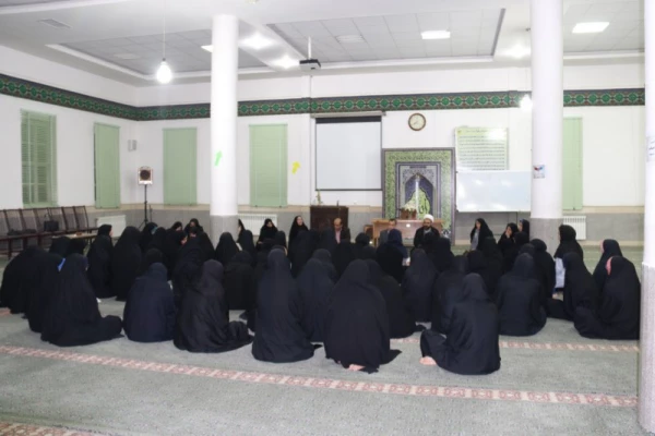 جلسه دیدار و پرسش و پاسخ مدیر پردیس های استان با دانشجویان پردیس فاطمه الزهرا(س) یزد برگزارشد.
 4