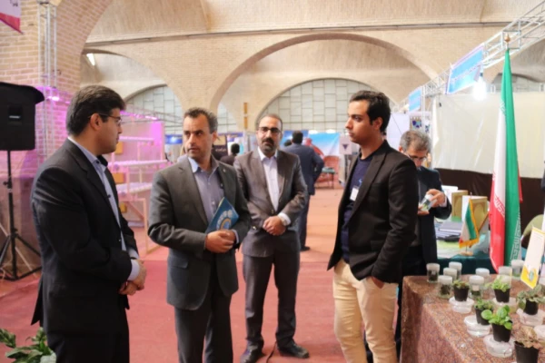 حضور دانشگاه فرهنگیان در نمایشگاه دستاوردهای پژوهش و فناوری و فن بازار یزد
 9
