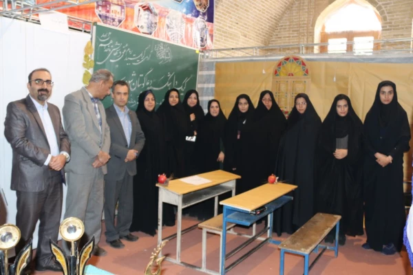 حضور دانشگاه فرهنگیان در نمایشگاه دستاوردهای پژوهش و فناوری و فن بازار یزد
 10