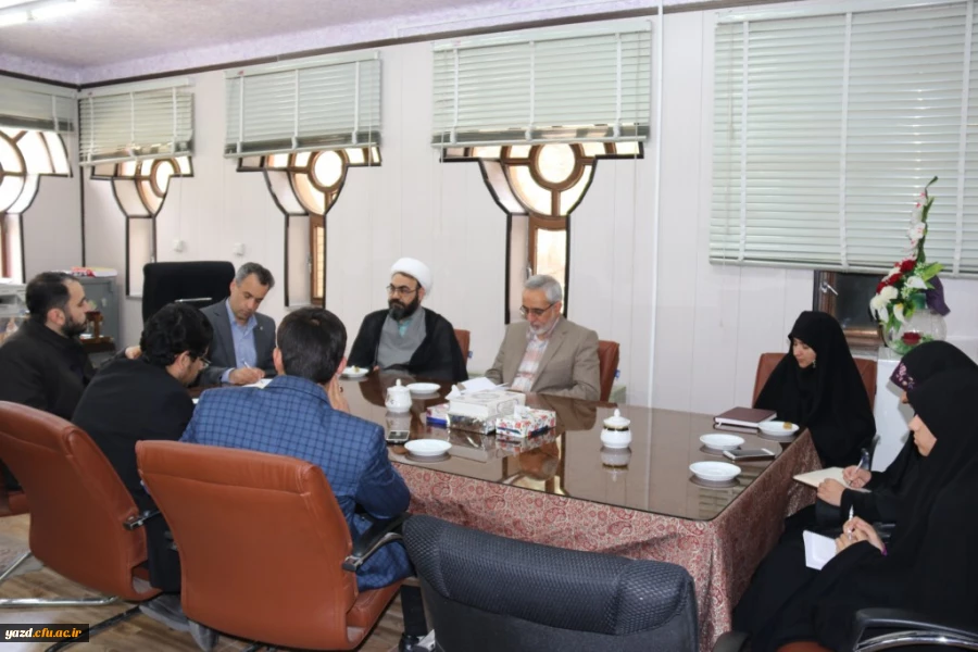 دیدار صدیقی، مسئول بسیج دانشجویی دانشگاه فرهنگیان کشور با سرپرست دانشگاه فرهنگیان یزد
 2