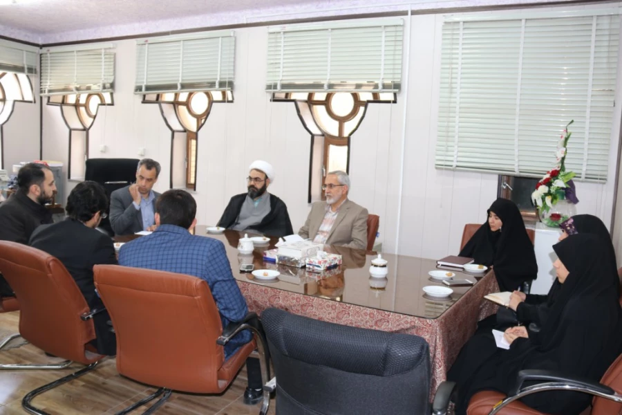 دیدار صدیقی، مسئول بسیج دانشجویی دانشگاه فرهنگیان کشور با سرپرست دانشگاه فرهنگیان یزد
 4