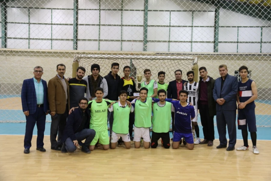 برگزاری  مسابقات فوتسال در پردیس شهیدان پاک نژاد یزد
 3