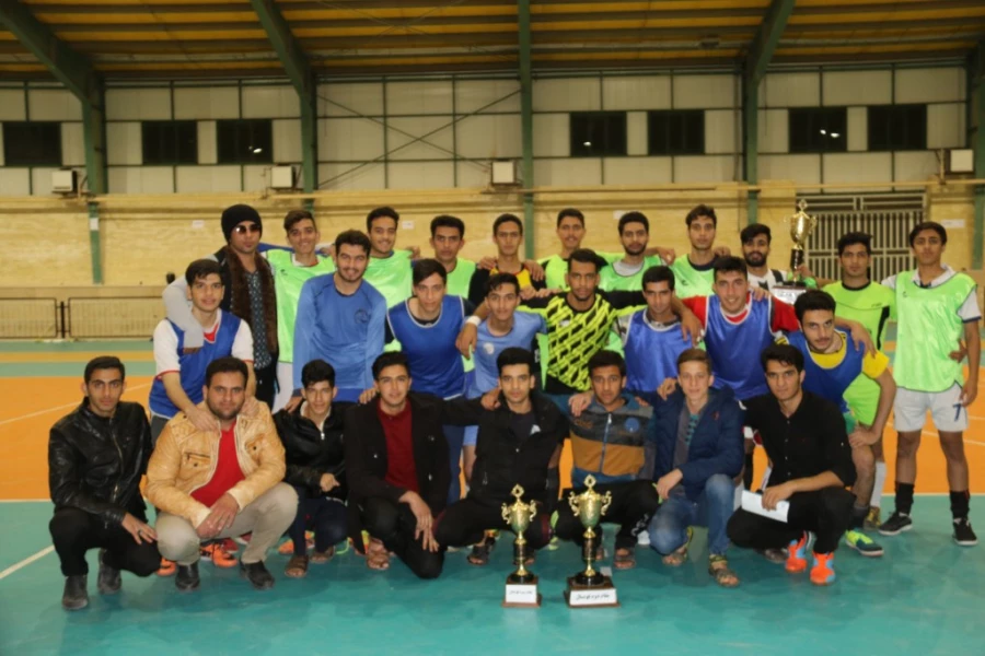 برگزاری  مسابقات فوتسال در پردیس شهیدان پاک نژاد یزد
 11