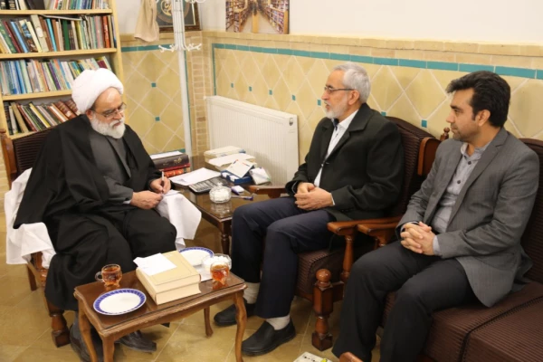 دیدار مسئولین دانشگاه فرهنگیان استان با حجت الاسلام و المسلمین معزالدینی امام جمعه موقت یزد 

 2