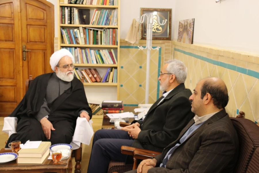 دیدار مسئولین دانشگاه فرهنگیان استان با حجت الاسلام و المسلمین معزالدینی امام جمعه موقت یزد 

 3