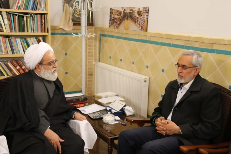 دیدار مسئولین دانشگاه فرهنگیان استان با حجت الاسلام و المسلمین معزالدینی امام جمعه موقت یزد 

 4