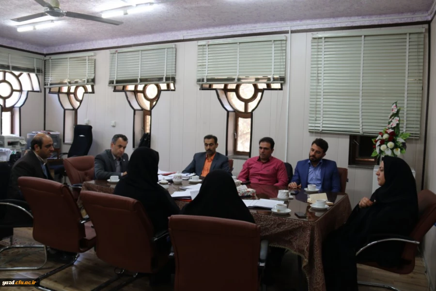 جلسه سرپرست دانشگاه فرهنگیان استان یزد با معاونان و کارشناسان حوزه دانشجویی پردیس های استان
 2