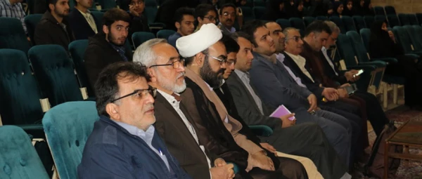 جلسه مناظره با عنوان "چالش ها و فرصت های جمهوری اسلامی" در دانشگاه فرهنگیان یزد