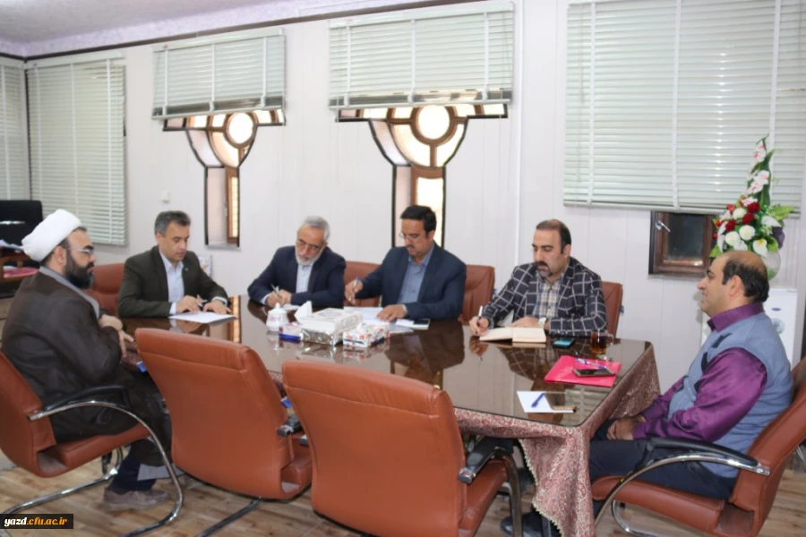 آخرین جلسه هماهنگی مدیریت استان یزد در برنامه ریزی مراسم نکوداشت یکصدمین سالگرد تاسیس مراکز تربیت معلم 
 2