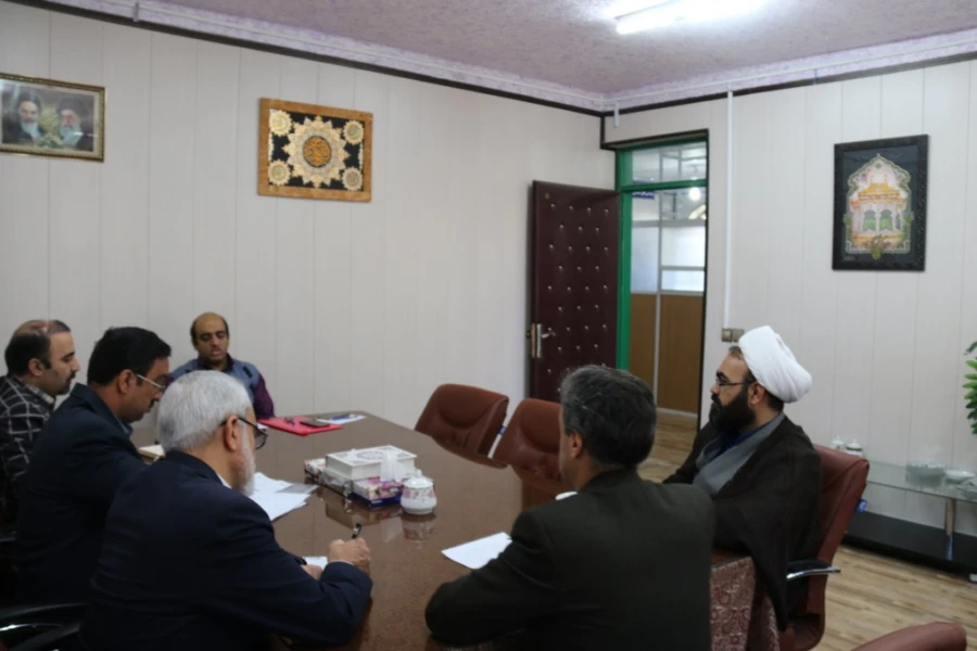 آخرین جلسه هماهنگی مدیریت استان یزد در برنامه ریزی مراسم نکوداشت یکصدمین سالگرد تاسیس مراکز تربیت معلم 
 4