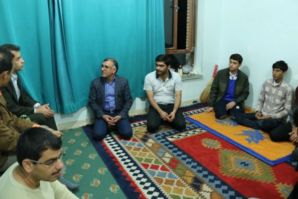 نشست و گفتگوی صمیمانه رئیس دانشگاه فرهنگیان استان یزد با دانشجو معلمان در سراهای دانشجویی پردیس شهیدان پاک نژاد 
 3