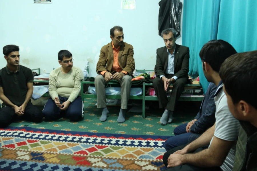 نشست و گفتگوی صمیمانه رئیس دانشگاه فرهنگیان استان یزد با دانشجو معلمان در سراهای دانشجویی پردیس شهیدان پاک نژاد 
 5