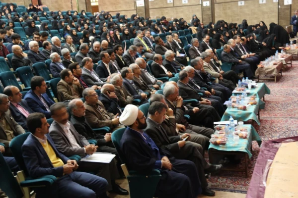 دانشگاه فرهنگیان یزد برگزار کرد:

مراسم نکوداشت یکصدمین سال تاسیس تربیت معلم در ایران و هشتادمین سالگرد تاسیس آن در استان یزد 
 21