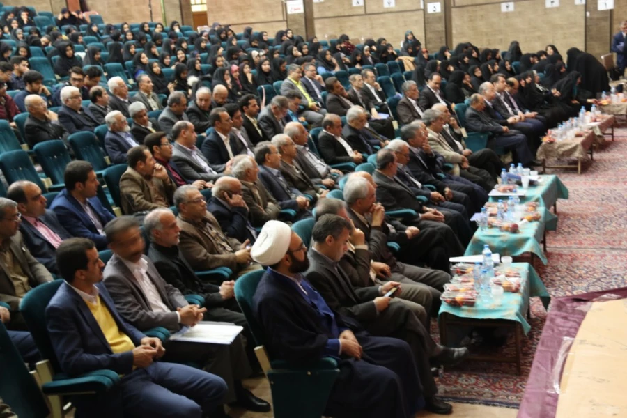 دانشگاه فرهنگیان یزد برگزار کرد:

مراسم نکوداشت یکصدمین سال تاسیس تربیت معلم در ایران و هشتادمین سالگرد تاسیس آن در استان یزد 
 21