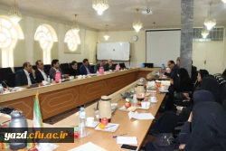 نشست مدیر کل اداره نشر و اطلاع رسانی پژوهش دانشگاه فرهنگیان با اعضای هیئت علمی پردیس های استان یزد
 3