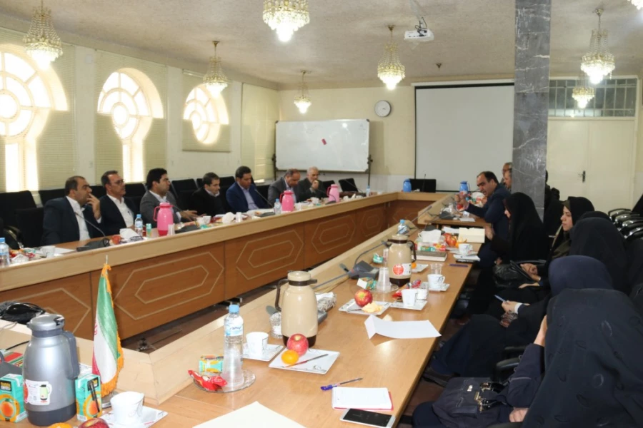 نشست مدیر کل اداره نشر و اطلاع رسانی پژوهش دانشگاه فرهنگیان با اعضای هیئت علمی پردیس های استان یزد
 3