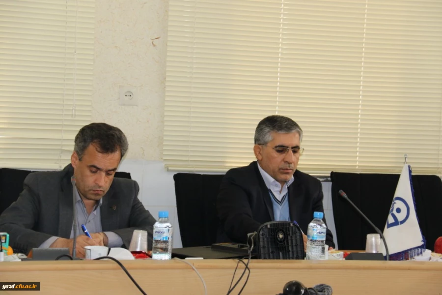 نشست مدیر کل اداره نشر و اطلاع رسانی پژوهش دانشگاه فرهنگیان با اعضای هیئت علمی پردیس های استان یزد
 7