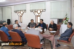 دومین جلسه شورای نظارت و ارزیابی مدیریت استانی یزد در سال تحصیلی جاری، تشکیل شد. 
 2