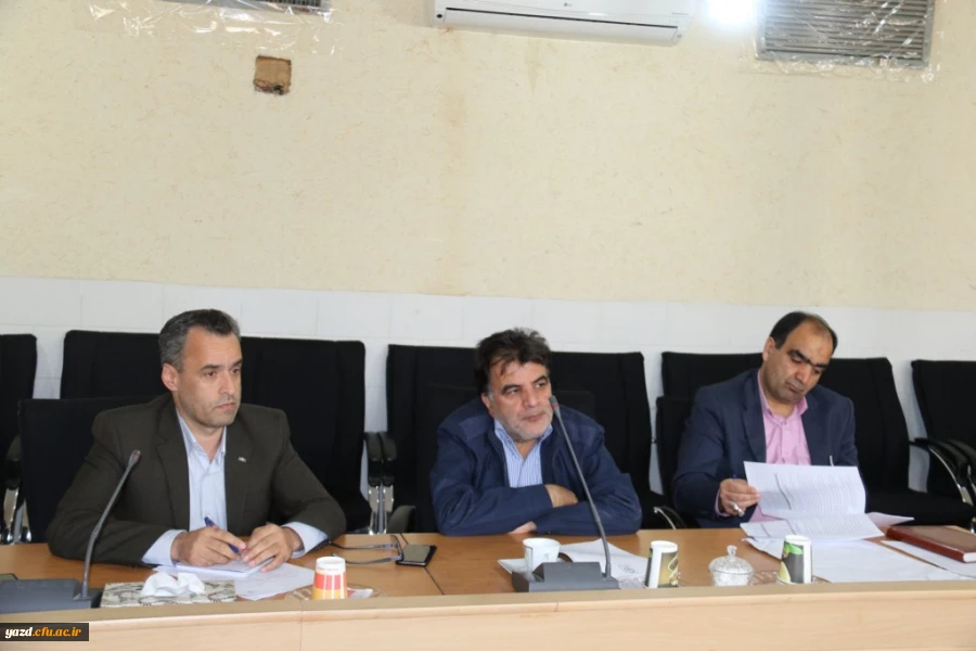 برگزاری جلسه هم اندیشی اساتید کارآموزی و آموزش پژوهی مهارت آموزان ورودی 96
 2