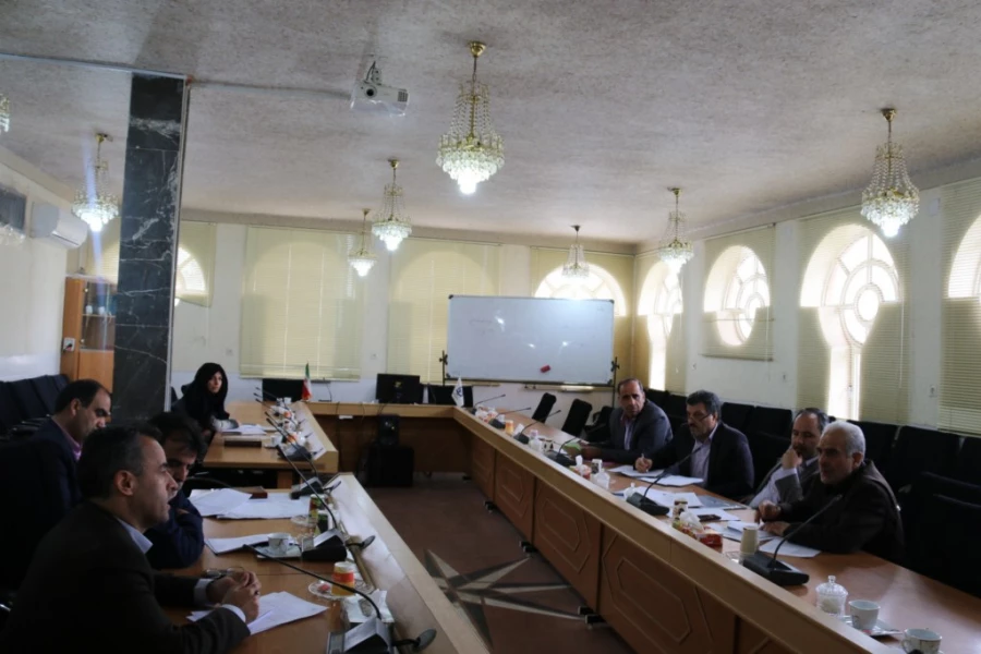 برگزاری جلسه هم اندیشی اساتید کارآموزی و آموزش پژوهی مهارت آموزان ورودی 96
 7