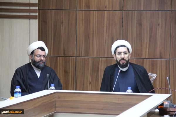 نشست رییس نهاد نمایندگی مقام معظم رهبری در دانشگاه ها با روسای دانشگاه های استان یزد
 3