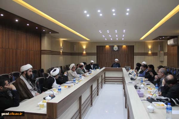 نشست رییس نهاد نمایندگی مقام معظم رهبری در دانشگاه ها با روسای دانشگاه های استان یزد
 5