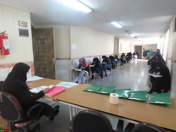 گزارش تصویری از برگزاری امتحانات دی ماه 97 در پردیس فاطمه الزهرا (س) یزد 15