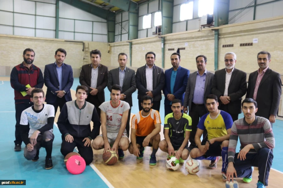 حضور مدیر استانی و مسئولین دانشگاه فرهنگیان در تمرینات تیم ورزش های همگانی پردیس شهیدان پاک نژاد یزد
 2