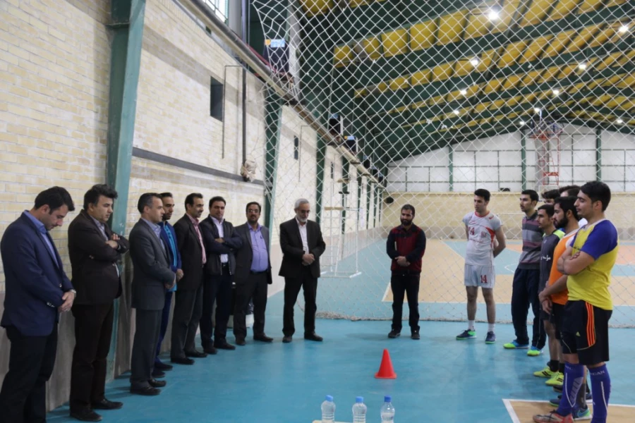 حضور مدیر استانی و مسئولین دانشگاه فرهنگیان در تمرینات تیم ورزش های همگانی پردیس شهیدان پاک نژاد یزد
 5