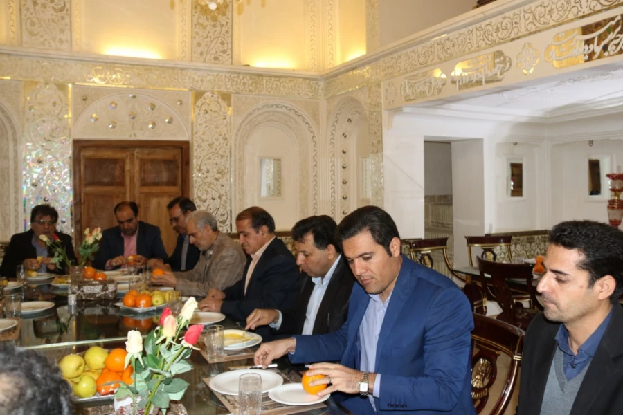 برگزاری جلسه هم اندیشی اساتید پردیس های دانشگاه فرهنگیان استان یزد
 4