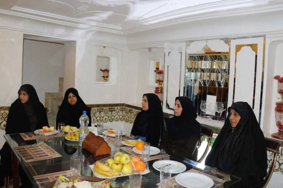 برگزاری جلسه هم اندیشی اساتید پردیس های دانشگاه فرهنگیان استان یزد
 8